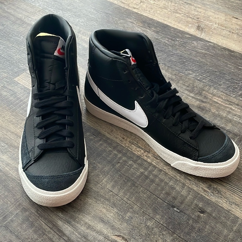 Brand new Size 7 Men’s Nike Blazer Mid ‘77 VNTG